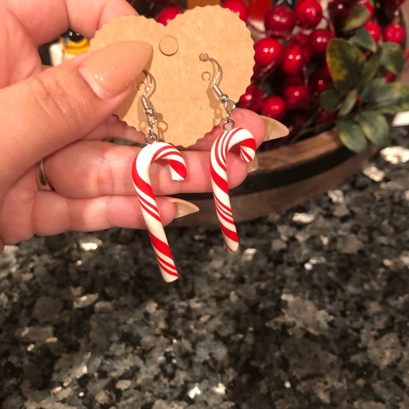 Dangling Clay Candy Cane Christmas Holiday Earrings , NWT - Picture 4 of 5